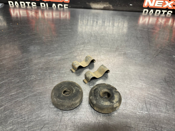 04-06 PONTIAC GTO RADIATOR RUBBER HOLD DOWN DONUTS WITH BRACKETS OEM #1027