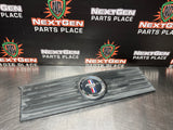 2011 FORD MUSTANG TRUNK FILLER PANEL W EMBLEM AR3J-6340580-BB OEM #793