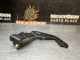 2021 CAMARO SS 10L80E AUTOMATIC SHIFTER CABLE BRACKET 84122093 OEM #1556
