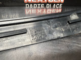 04 -06 PONTIAC GTO EXTERIOR B PILLAR WINDOW TRIM LH SIDE 92093111 OEM #1025