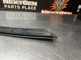04 -06 PONTIAC GTO EXTERIOR B PILLAR WINDOW TRIM RH SIDE 92093112 OEM #1043