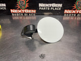 08 - 09 PONTIAC G8 GT FUEL DOOR GAS CAP COVER LID ASSEMBLY WHITE 92213014 #1423