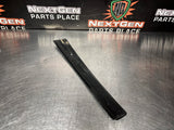 04 -06 PONTIAC GTO EXTERIOR B PILLAR WINDOW TRIM LH SIDE 92093111 OEM #1191