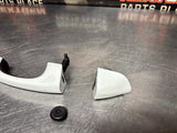2019 FORD MUSTANG GT LH EXTERIOR DOOR HANDLE WHITE OEM #1643