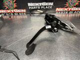2015 CAMARO SS CLUTCH PEDAL WITH BRACKET and LINE OEM 92233497 #1450