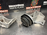97-04 C5 CORVETTE MOTOR MOUNT BRACKETS W PUCKS 10260642 10260643 OEM #1368