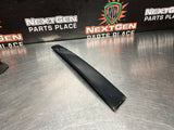 04 -06 PONTIAC GTO EXTERIOR B PILLAR WINDOW TRIM LH SIDE 92093111 OEM #1025