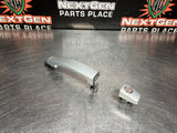 2011 CAMARO SS LEFT FRONT DRIVER EXTERIOR DOOR HANDLE SILVER OEM #982