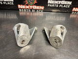 2009 C6 CORVETTE MOTOR MOUNT BRACKETS OEM 10349965/10349964 #4151