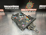 2016 CHEVY SILVERADO 2500 6.6 DURAMAX ENGINE BAY FUSE BOX 23285571 OEM #805
