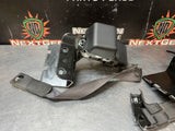 2008 C6 CORVETTE OEM FRONT SEAT BELTS DRIVER / PASSENGER BLK W/ BRACKETS #1266