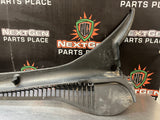97-04 C5 CORVETTE WINDSHIELD WIPER COWEL 10247327 OEM #1303