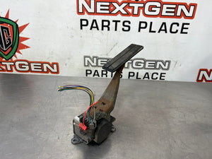 97-04 C5 CORVETTE DRIVE BY WIRE GAS PEDAL ACCELERATOR OEM #581