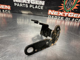 04-06 PONTIAC GTO POWER STEERING RESERVOIR BRACKET OEM #1306