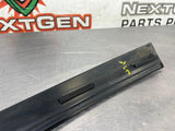 04 -06  PONTIAC GTO EXTERIOR B PiILLAR WINDOW TRIM RH 92093112 #693