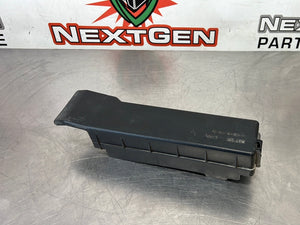 06 PONTIAC GTO HOOD FUSE BOX COVER LID 92170155 #343