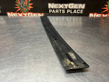 04 -06 PONTIAC GTO EXTERIOR B PILLAR WINDOW TRIM LH SIDE 92093111 OEM #1043