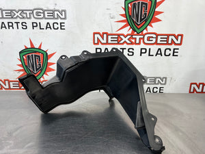 08 - 09 PONTIAC G8 AIR INLET PANEL HOUSING UPPER OUTER COVER TRIM OEM 92201178 #611