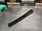 04 -06 PONTIAC GTO EXTERIOR B PILLAR WINDOW TRIM LH SIDE 92093111 OEM #1522