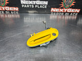 04 PONTIAC GTO DRIVER SIDE LH EXTERIOR DOOR HANDLE YELLOW OEM #1269