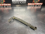04-06 PONTIAC GTO FRONT RH RIGHT FRONT BUMPER GUIDE BRACKET 92177409 OEM #1269