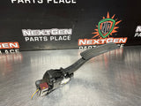 08 - 09 PONTIAC G8 GAS PEDAL OEM 92213646 #602