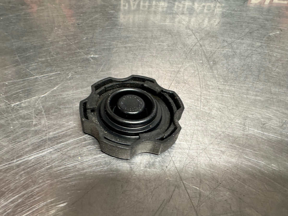 2018 CAMARO SS BRAKE MASTER FLUID CAP OEM #141 – NextGenPartsPlace