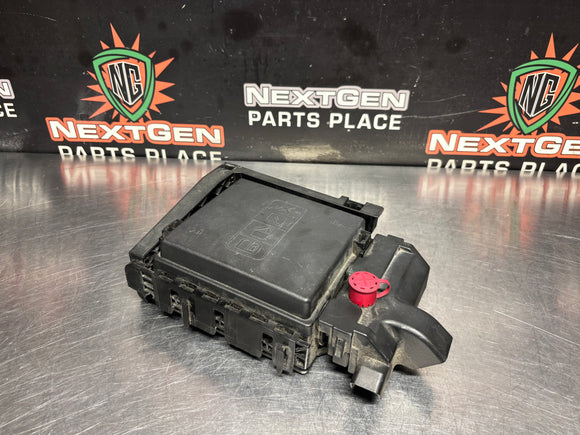 2018 CAMARO SS FUSE BOX WITH COVER AND BRACKET OEM 84315889 #1041