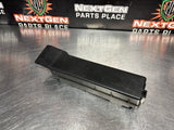 2004 PONTIAC GTO HOOD FUSE BOX COVER LID OEM 92169852 #1027