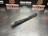 04 -06 PONTIAC GTO EXTERIOR B PILLAR WINDOW TRIM LH SIDE 92093111 OEM #987