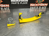 2010 CAMARO SS LEFT FRONT DRIVER EXTERIOR DOOR HANDLE RALLY YELLOW OEM #1006