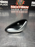 04-06 PONTIAC GTO LH DRIVER SIDE INTERIOR DOOR HANDLE 92055321 OEM #1293