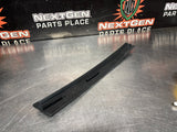 04 -06 PONTIAC GTO EXTERIOR B PILLAR WINDOW TRIM RH SIDE 92093112 OEM #1438