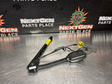 2005 C6 CORVETTE LH DRIVER SIDE SEAT BUCKLE PRE TENSIONER OEM #1110