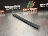 04 -06 PONTIAC GTO EXTERIOR B PILLAR WINDOW TRIM LH SIDE 92093111 OEM #901