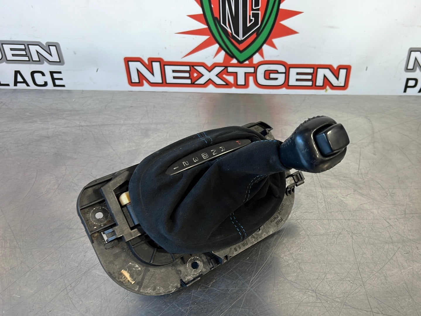 97 04 C5 CORVETTE AUTOMATIC SHIFTER ASSEMBLY OEM 252 NextGenPartsPlace