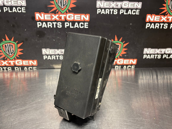1998 C5 CORVETTE UNDER HOOD FUSEBOX FUSE BLOCK ENGINE BAY OEM 12176979 #1150