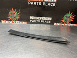 04 -06 PONTIAC GTO EXTERIOR B PILLAR WINDOW TRIM RH SIDE 92093112 OEM #1043