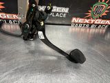 2010 CAMARO SS CLUTCH PEDAL WITH BRACKET/ LINE OEM 92233497 #1547
