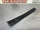 04 -06  PONTIAC GTO EXTERIOR B PiILLAR WINDOW TRIM RH 92093112 #693