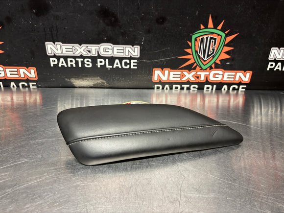 2018 CAMARO SS LH DRIVER DOOR BLACK ARMREST W/ GRAY STITCH 23365010 OEM #1041