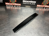 04 -06 PONTIAC GTO EXTERIOR B PILLAR WINDOW TRIM RH SIDE 92093112 OEM #987
