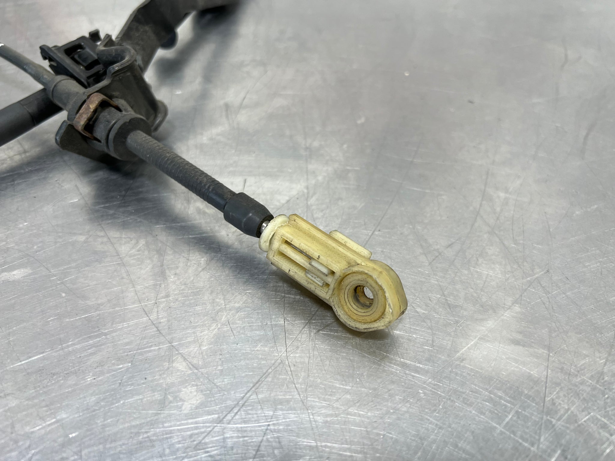 2007 C6 CORVETTE AUTO SHIFTER CABLE TRANS LINKAGE 10347302