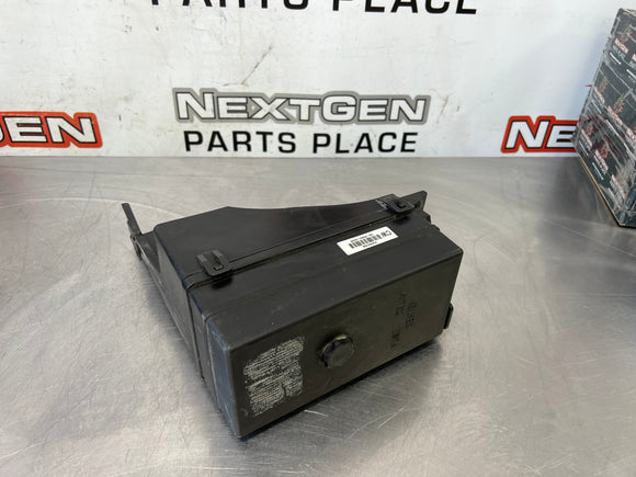 2001 C5 CORVETTE ENGINE UNDERHOOD FUSE BOX W/ BRACKET OEM 10443149 #569