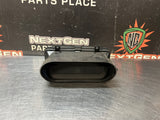 04 - 06 PONTIAC GTO CENTER DASH AC VENT HAZARD LIGHT OEM 92084219 #1191