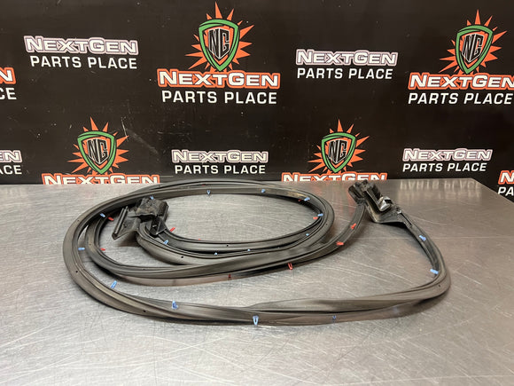 17 C7 CORVETTE Z06 LH DRIVER SIDE DOOR WEATHER STRIP OEM #1181