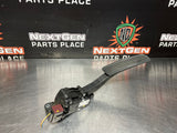 08 - 09 PONTIAC G8 GAS PEDAL OEM 92213646 #602
