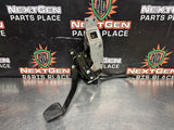 2010 CAMARO SS CLUTCH PEDAL WITH BRACKET/ LINE OEM 92233497 #1547