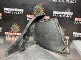 2002 C5 CORVETTE FRONT FENDER WHEEL LINER RH PASSENGER SIDE OEM 10298464 #1190