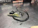 04 - 06 PONTIAC GTO FUEL DOOR RELEASE ASSEMBLY 92210031 #1293